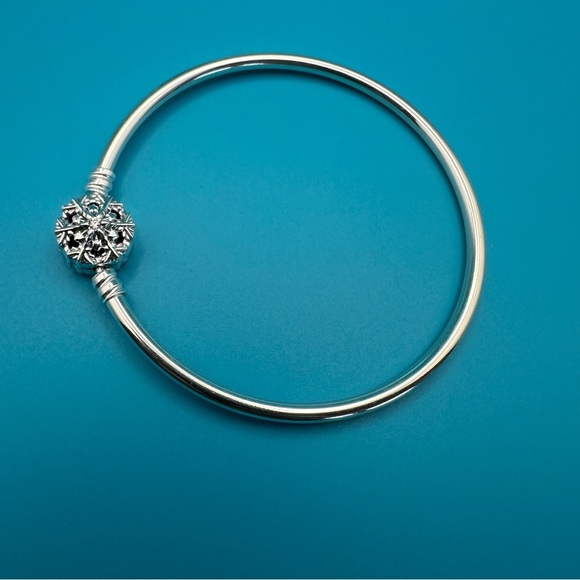 Pandora Moments Sparkling Snowflake Clasp Bangle, S925 Sterling Silver - Picture 1 of 13